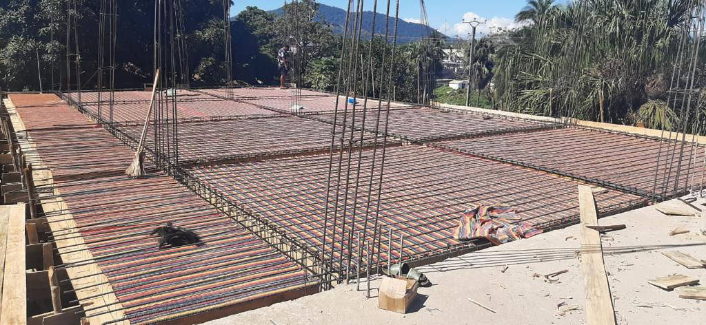 Bambini del Madagascar Tonga Soa - Nuova scuola media