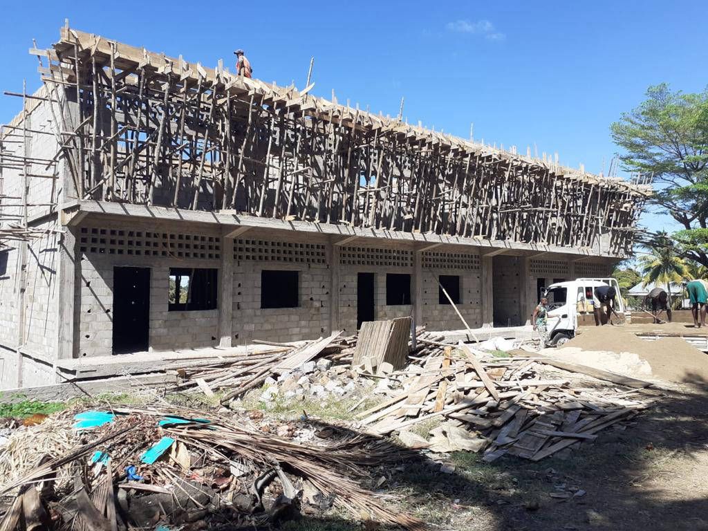 Bambini del Madagascar Tonga Soa - Nuova scuola media