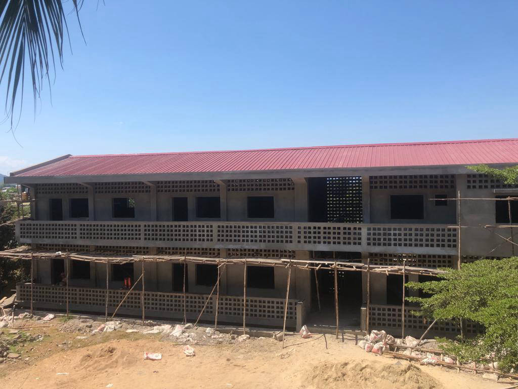 Bambini del Madagascar Tonga Soa - Nuova scuola media