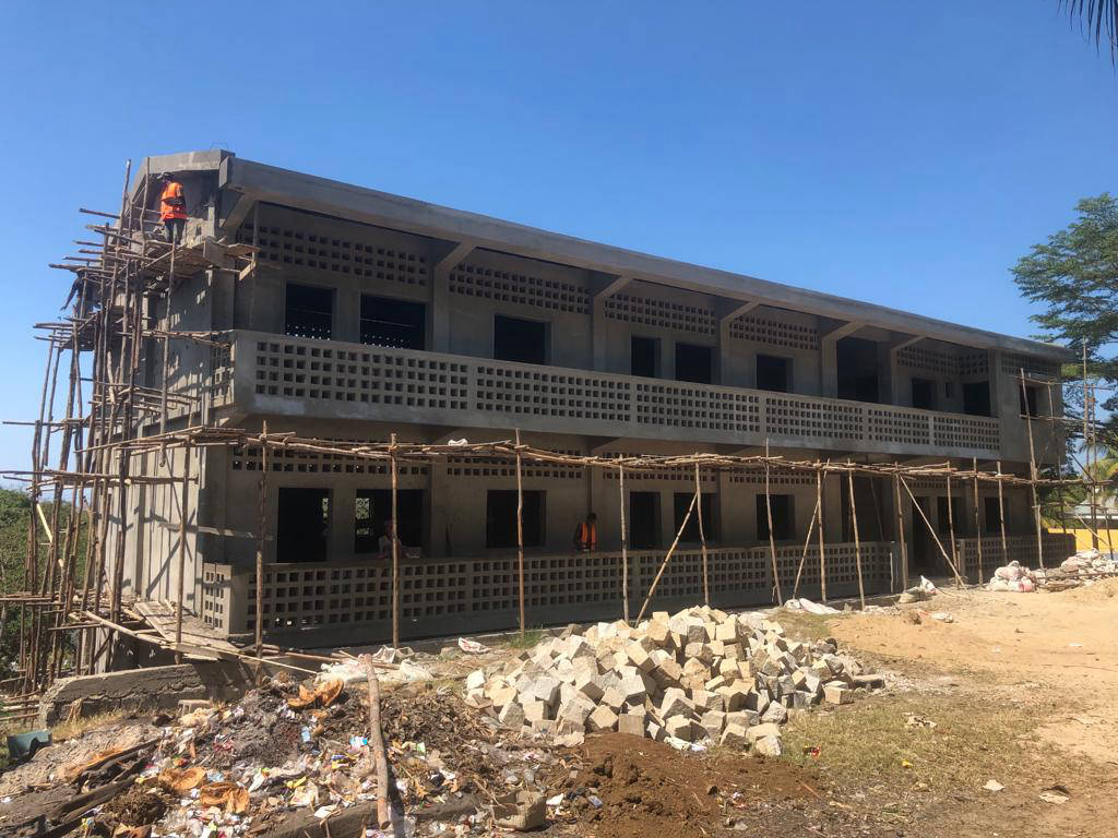 Bambini del Madagascar Tonga Soa - Nuova scuola media