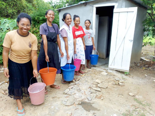 Nuovo bagno nella casa di formazione a Mahajanga - lavori in corso
