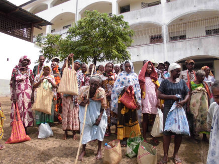 Bambini del Madagascar Tonga Soa - Covid e siccità
